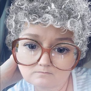 Meet your Posher, Leah